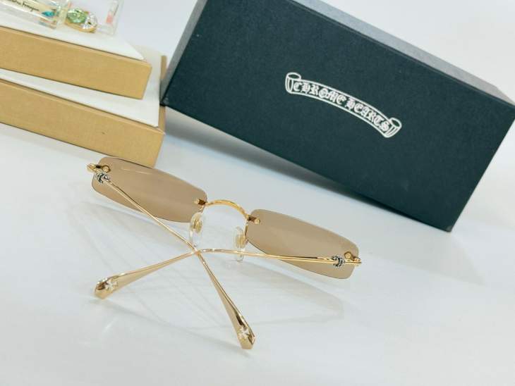 Picture of Chrome Hearts Sunglasses _SKUfw66527041fw